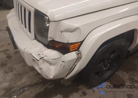 2006 Jeep Commander из США, поврежденный, VIN 1J8HG48N66C145114